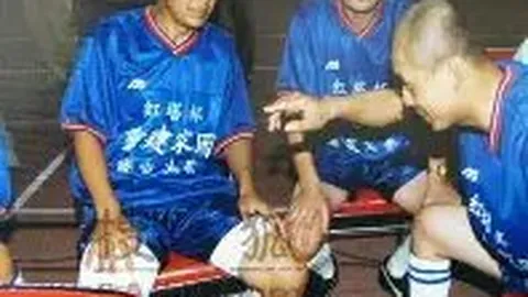 欧冠征程，切尔西客场精英集结！恩佐、詹姆斯领衔，内托遗憾缺席，战意满满一触即发！