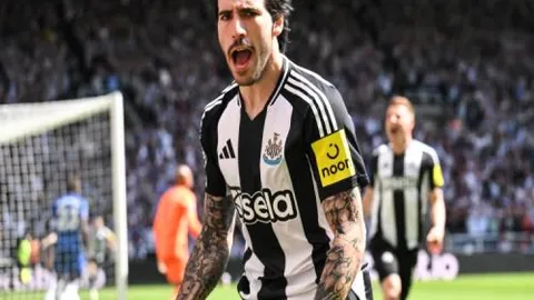 蒿俊闵38岁生日之际，勇闯欧冠赛场曾赴沙尔克04挑战