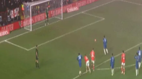 滕哈格期待加纳乔防守出色并勇闯禁区，不断推动其成长